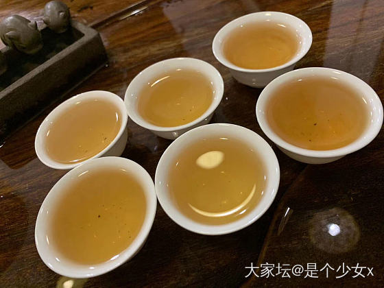 喝茶的姐妹们都来秀下自己的茶桌吧_茶道