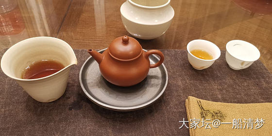 喝茶的姐妹们都来秀下自己的茶桌吧_茶道