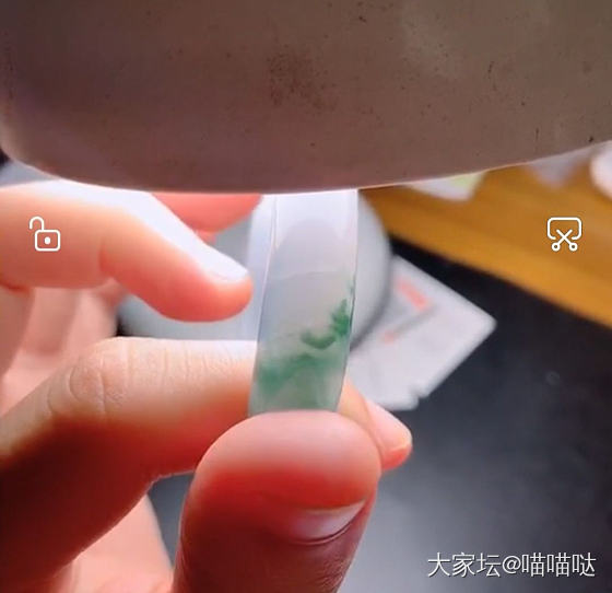 老铁们，这个飘花看到多少价？_手镯翡翠