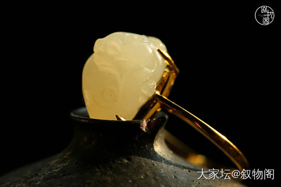 白雪乱纤手，绿水清虚心。_琥珀蜜蜡