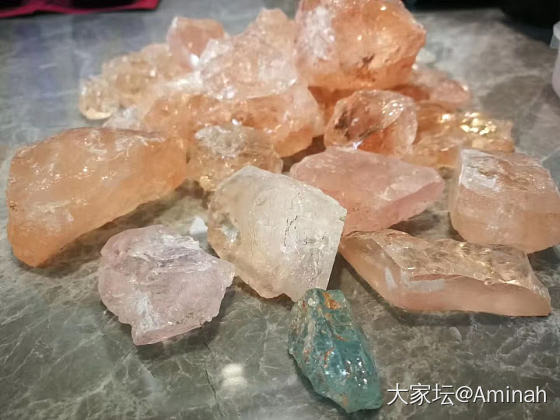 这颗摩根石石全麻袋的希望_彩色宝石
