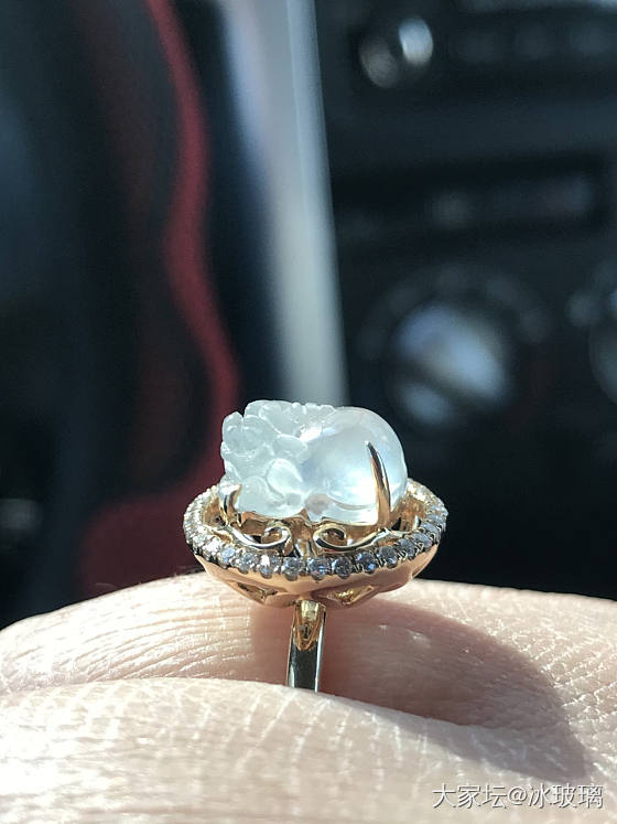 一个饱满的金蟾_翡翠