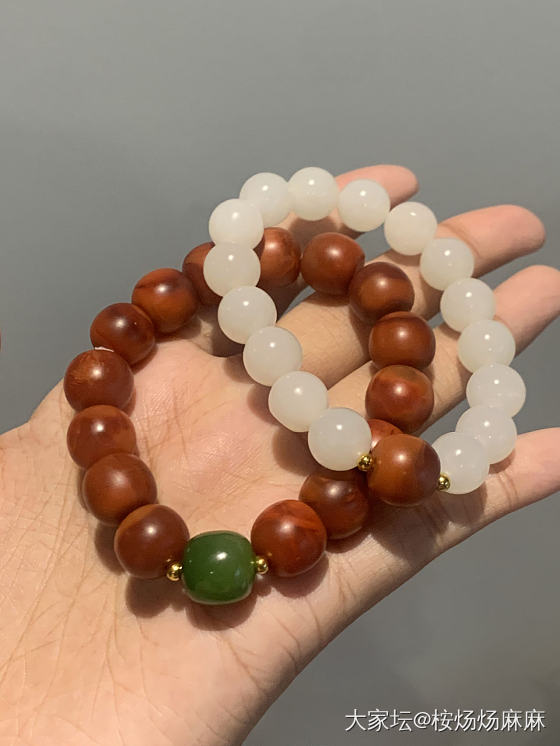 大俗大雅红配绿_串珠和田玉
