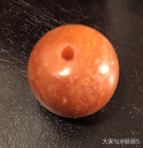 皮壳超美的一颗老蜜蜡珠子_琥珀蜜蜡