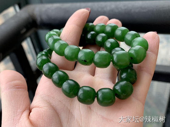 惊艳！两串高货碧籽手串！_珠串和田玉