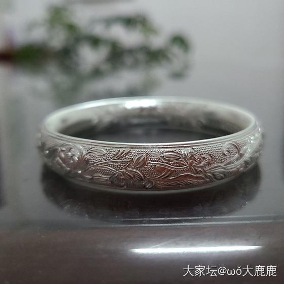 翡翠款窄版缠枝花镯_手镯银