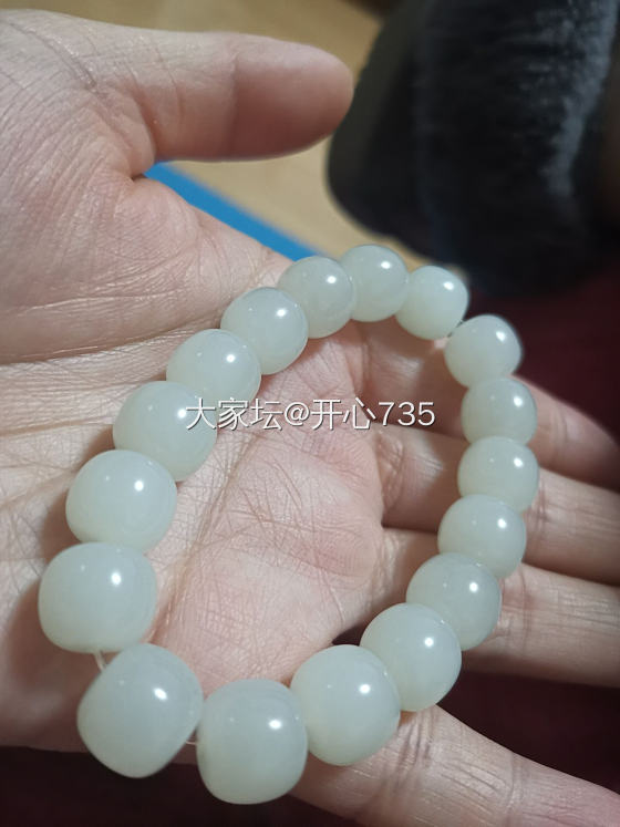 收了一条籽手串，结构油性很好_和田玉