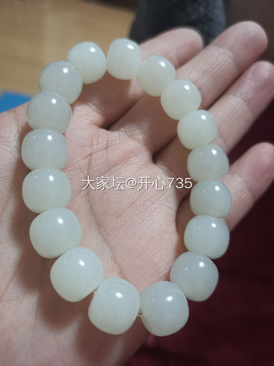 收了一条籽手串，结构油性很好_和田玉