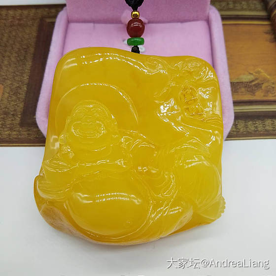 新收一件暴力黄_挂件琥珀蜜蜡