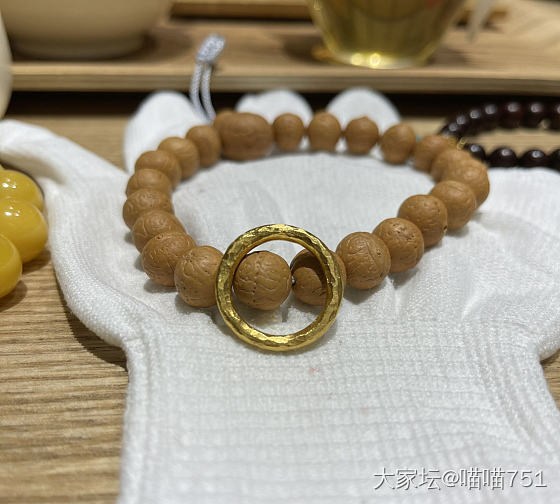 今天又是喝茶盘串的青春美少女了_珠串文玩