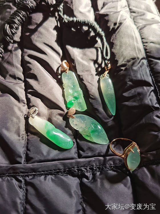 这几年给老婆收的色货有点参差不齐，好像还是应该少而精一些_翡翠