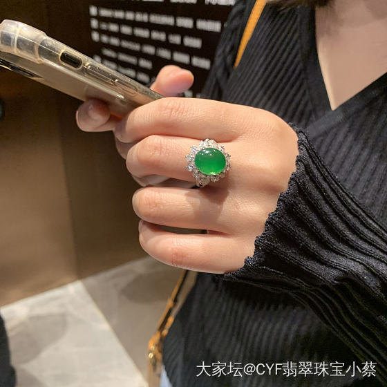 电梯里看到*姐这枚戒指也太漂亮了_首饰