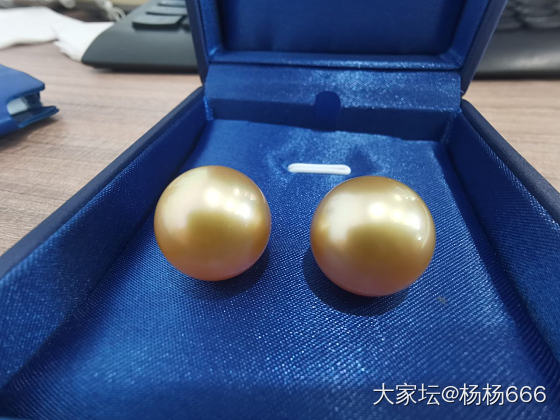 两颗微瑕金珠，入的值不？_珍珠