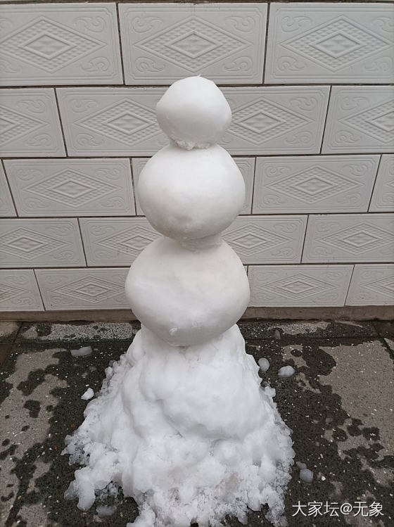 咋天的大雪，今日已融化，留下好多堆的雪人，太短暂了_闲聊