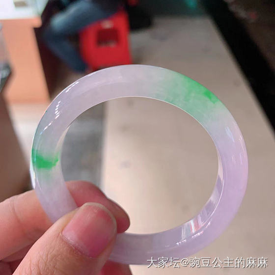 大神们，帮我看看你这个春彩值4万吗？_手镯翡翠
