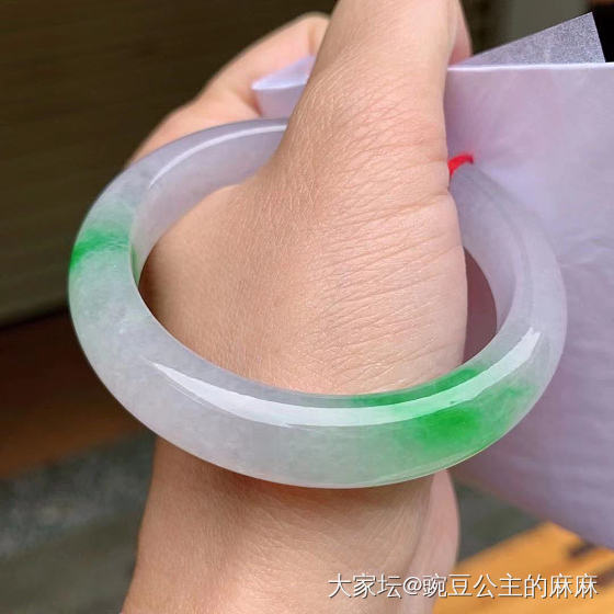 大神们，帮我看看你这个春彩值4万吗？_手镯翡翠