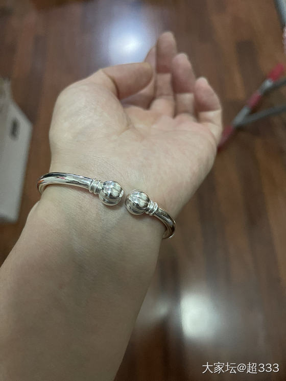 新鲜出炉的白南瓜，胖嘟嘟的可爱😄_手镯银