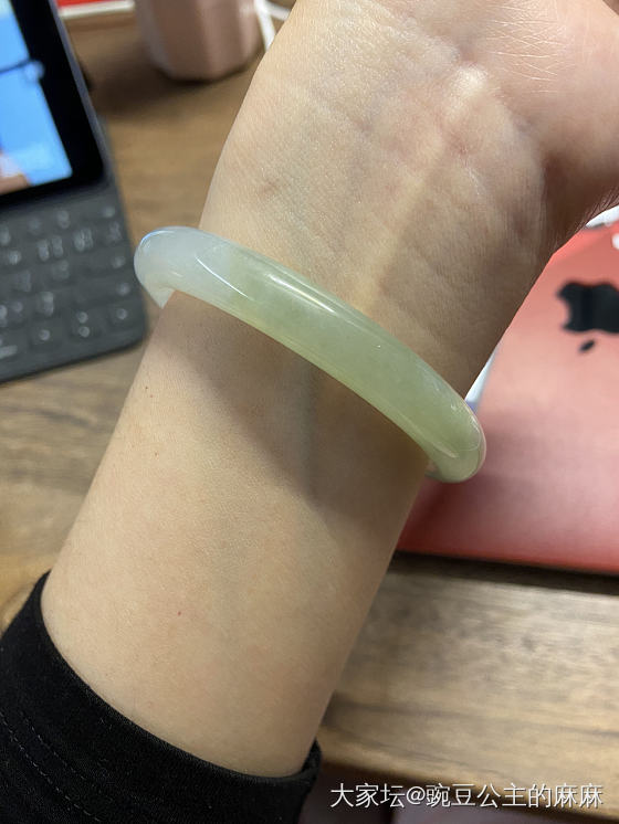急！帮我看看哪个值得留？_手镯翡翠