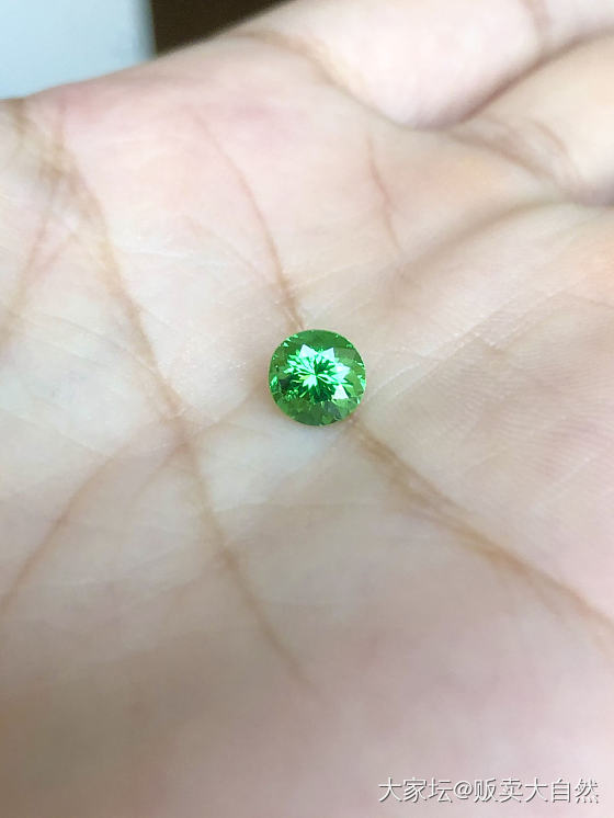 第一次收到沙弗莱石是圆形还是花式切割的💚_彩色宝石