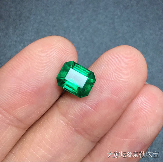 【泰勒彩宝】2.39ct 极品沃顿绿_祖母绿