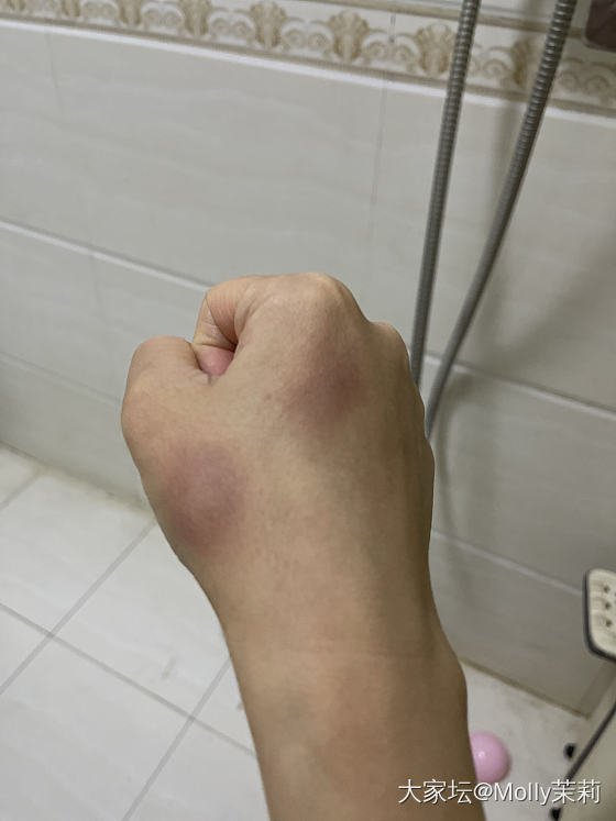 很疼_手镯金