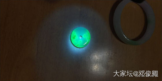 关于前两天我发的我妈的翡翠镯子求助_手镯翡翠