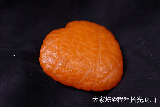 收藏级别 海漂籽料 
天然心形 
一眼万年 心有所归_琥珀蜜蜡