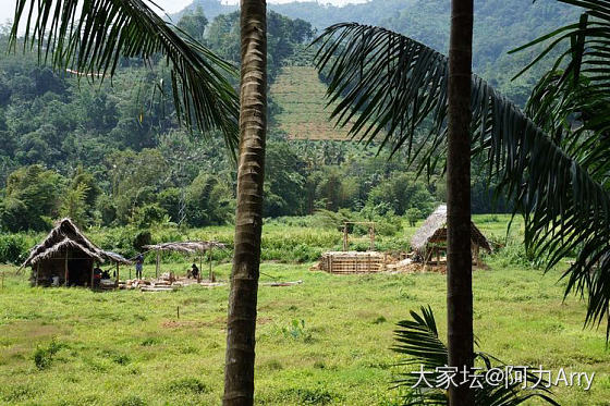 Sapphire Hunting in Sri Lanka在斯里兰卡寻找蓝宝石