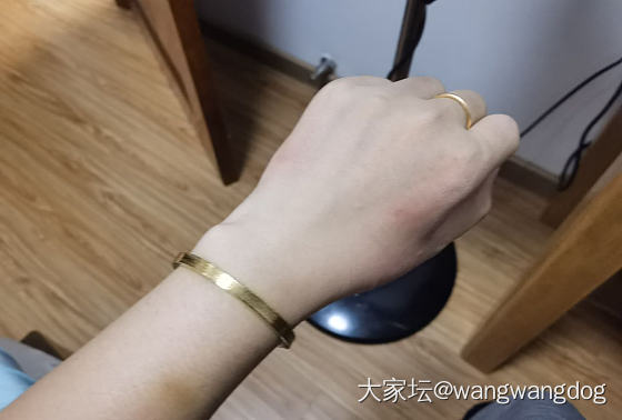 林师傅筷子，转我的妹子以为是55圈口，实际圈口53.5，手都撸肿了终于撸进入了，..._金