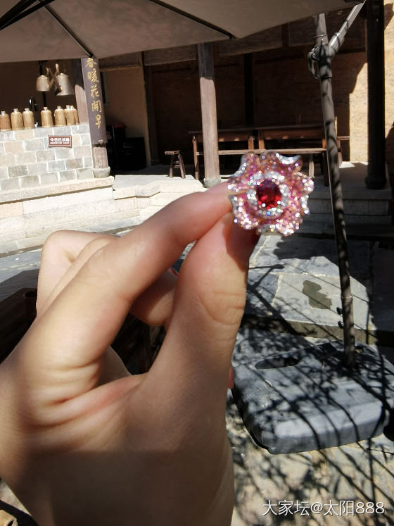 花朵红宝石戒指_戒指红宝石
