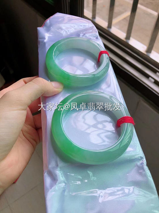 冰种飘阳绿55圈宽边手镯一对，尺寸55.2*13.8*10.3，55.2*13...._手镯翡翠
