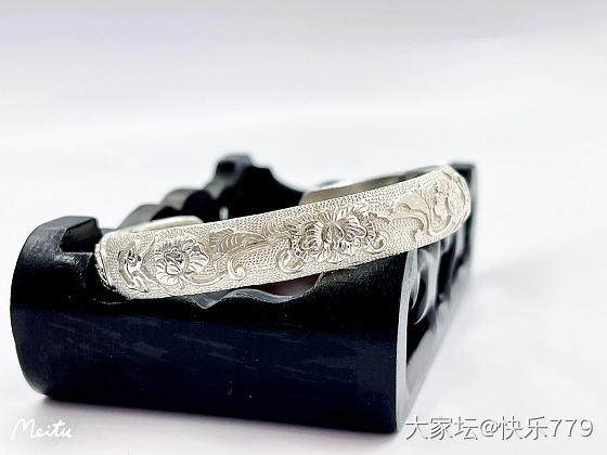 忙碌的一天，现在终于可以休息了，秀一下我今天收到的宝贝