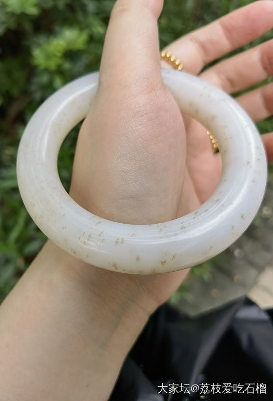 新收的镯子_和田玉手镯
