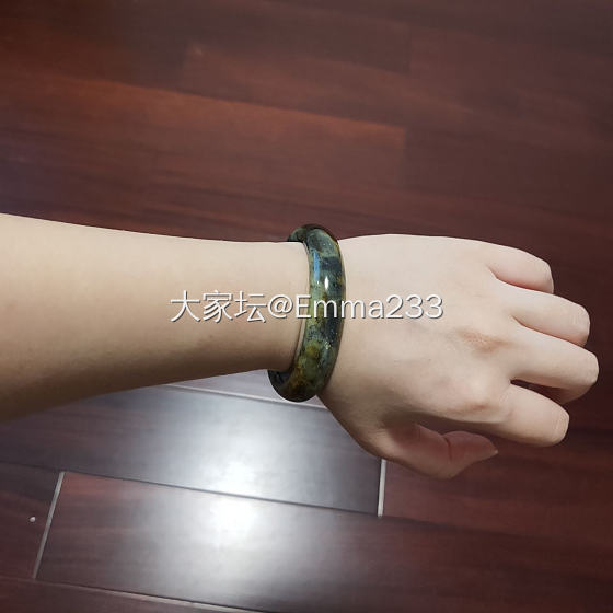 又是一支岫玉的花玉_手镯玉石