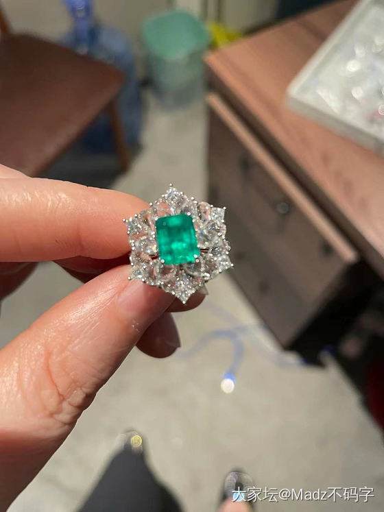 求小八角红宝的镶嵌款式_彩色宝石