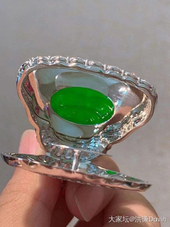 冰种阳绿佛公一尊_翡翠