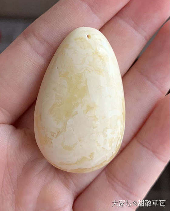 大家再看看，买了个紫光灯，一照又没底了_琥珀蜜蜡