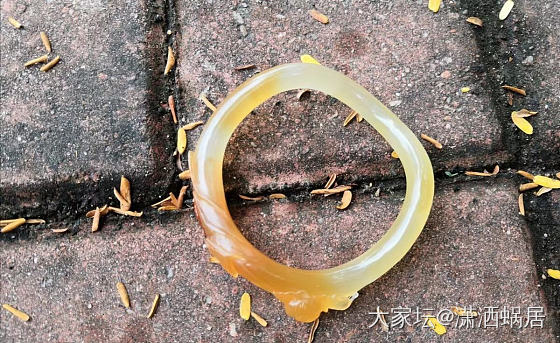 玛瑙雕花手镯_手镯