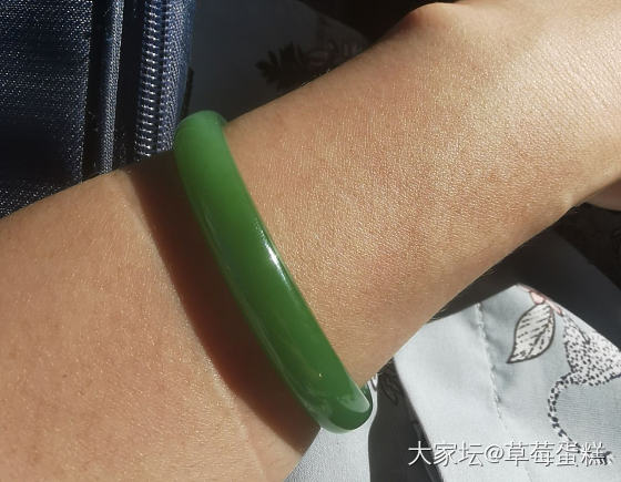 碧玉 给点阳光就灿烂_手镯和田玉