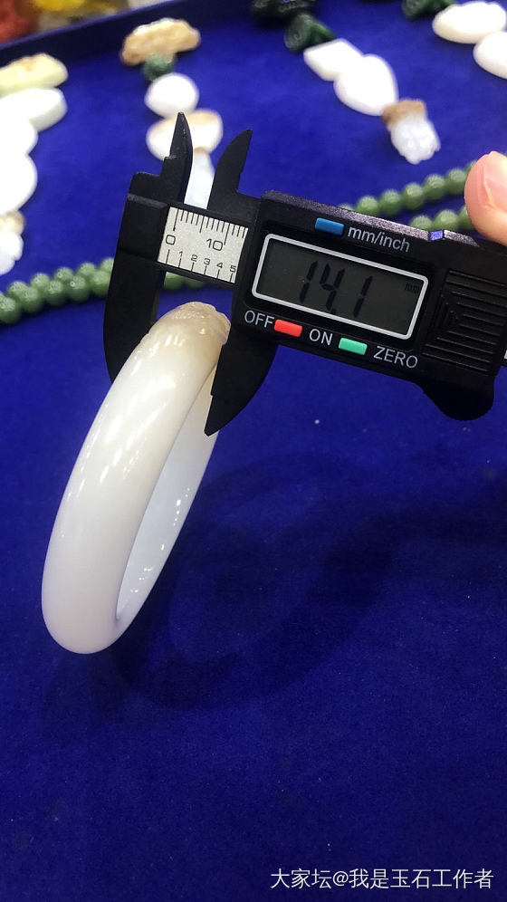 青海料羊脂白糖镯_和田玉