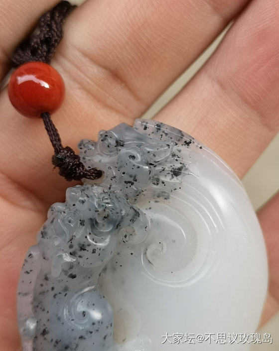 求问料子产地，有同好见过类似的么？黑山青花料？_和田玉