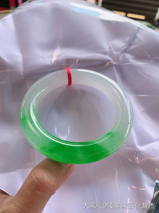 永不后悔的就是积攒珠宝首饰✨
回头望财富  陪伴都在身边，从未离去❤️_翡翠