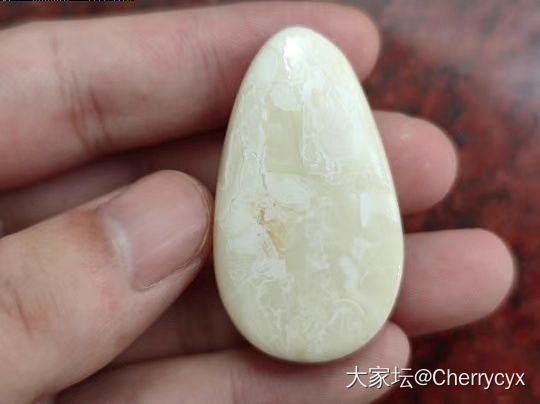 请大家看看这个蜜蜡属于哪种白，克价多少合适_蜜蜡