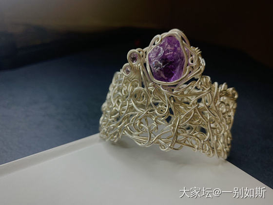 来自坛妹子的灵感制作的手工绕线紫水晶原石手镯_紫水晶手镯