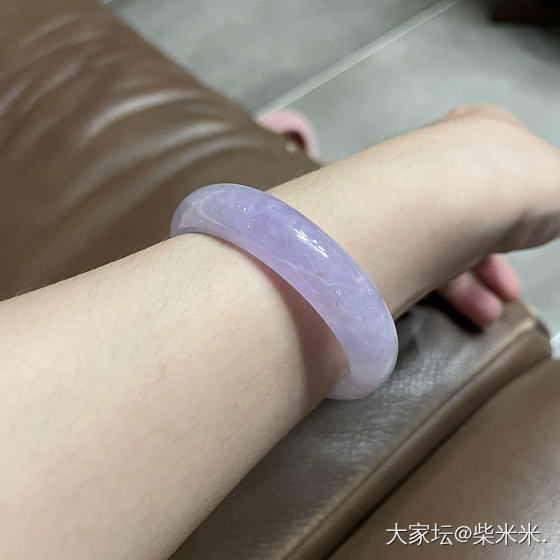新入的春彩冰镯子_手镯翡翠