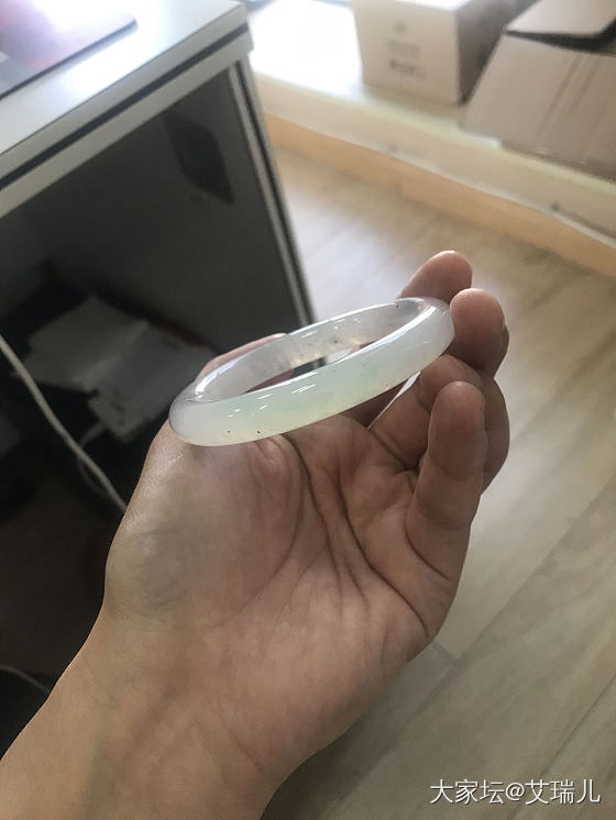 厚度11的翡翠圆条硌手臂，有什么好的解决方法_手镯翡翠