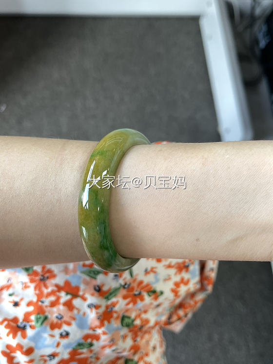 又入新宠黄加绿手镯_翡翠