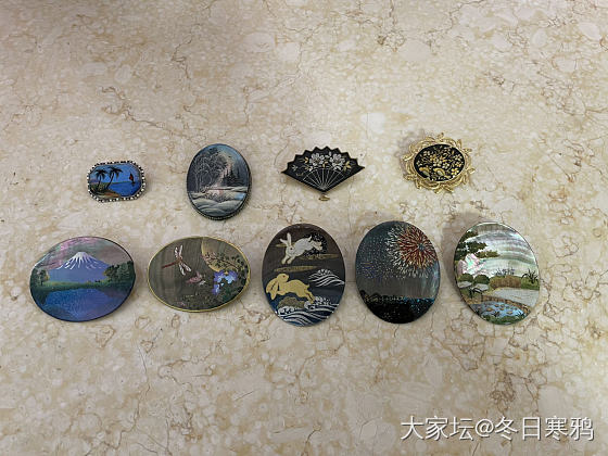 假期第一天把胸针们拿出来晒一晒_有机宝石