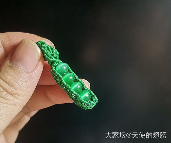 非废寝忘食编了两个豆荚，可爱吗_编绳手工diy