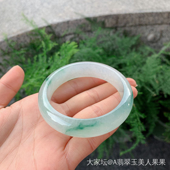 九款极美性价比超高的手镯，太养眼了
给姐妹们的看看_手镯翡翠